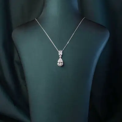 Elise Pear Emerald Dangler